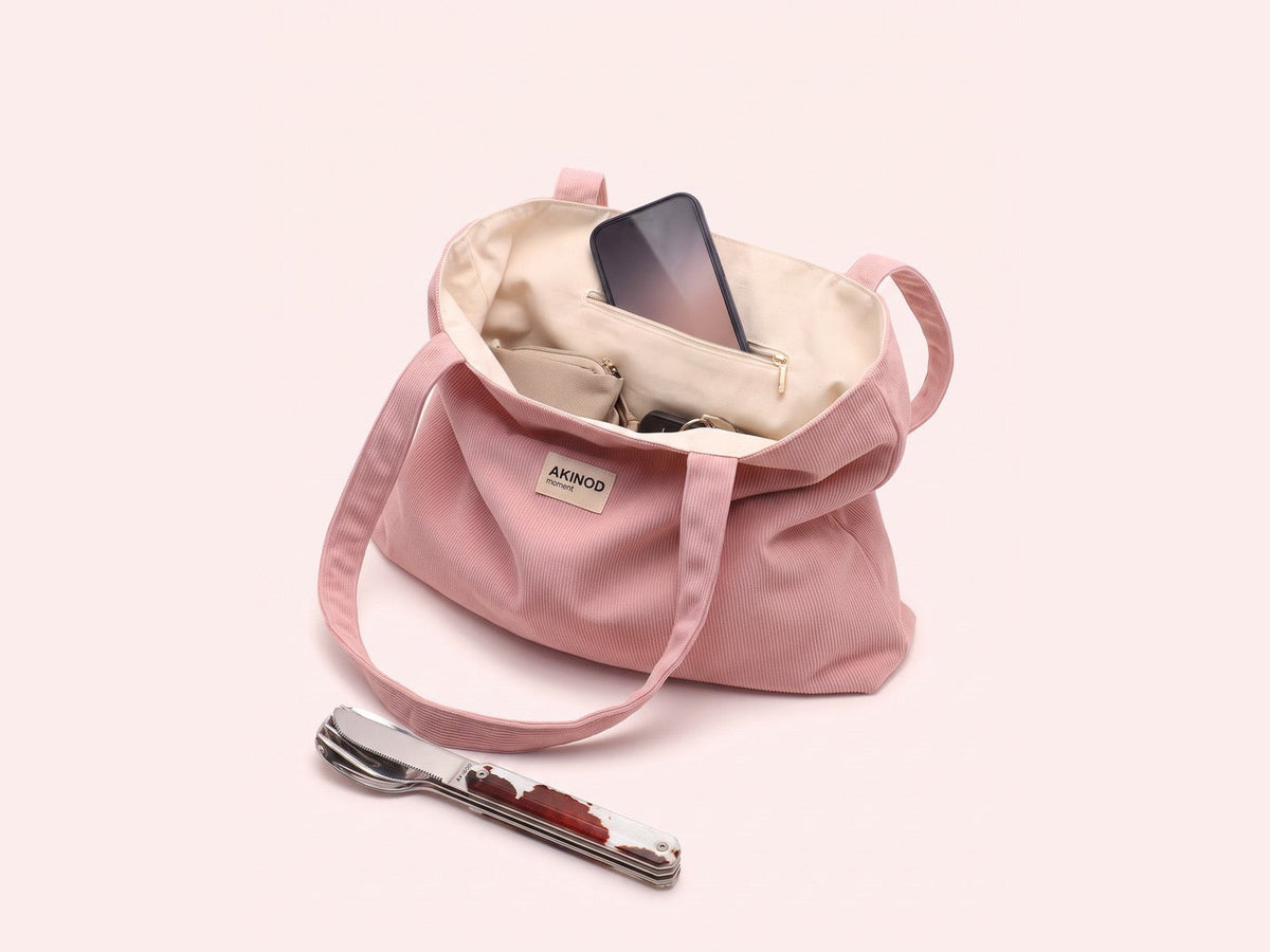 Totebag Akinod en velours rose et couverts nomades