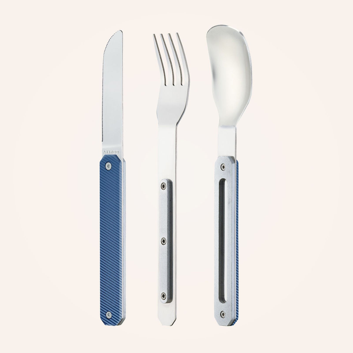 Couverts 12:34, Aluminium bleu