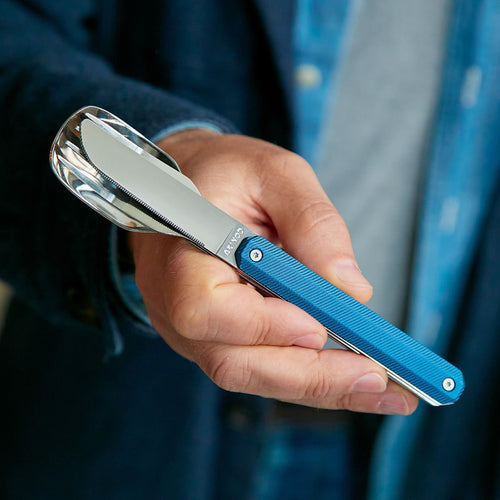 Couverts 12:34, Aluminium bleu