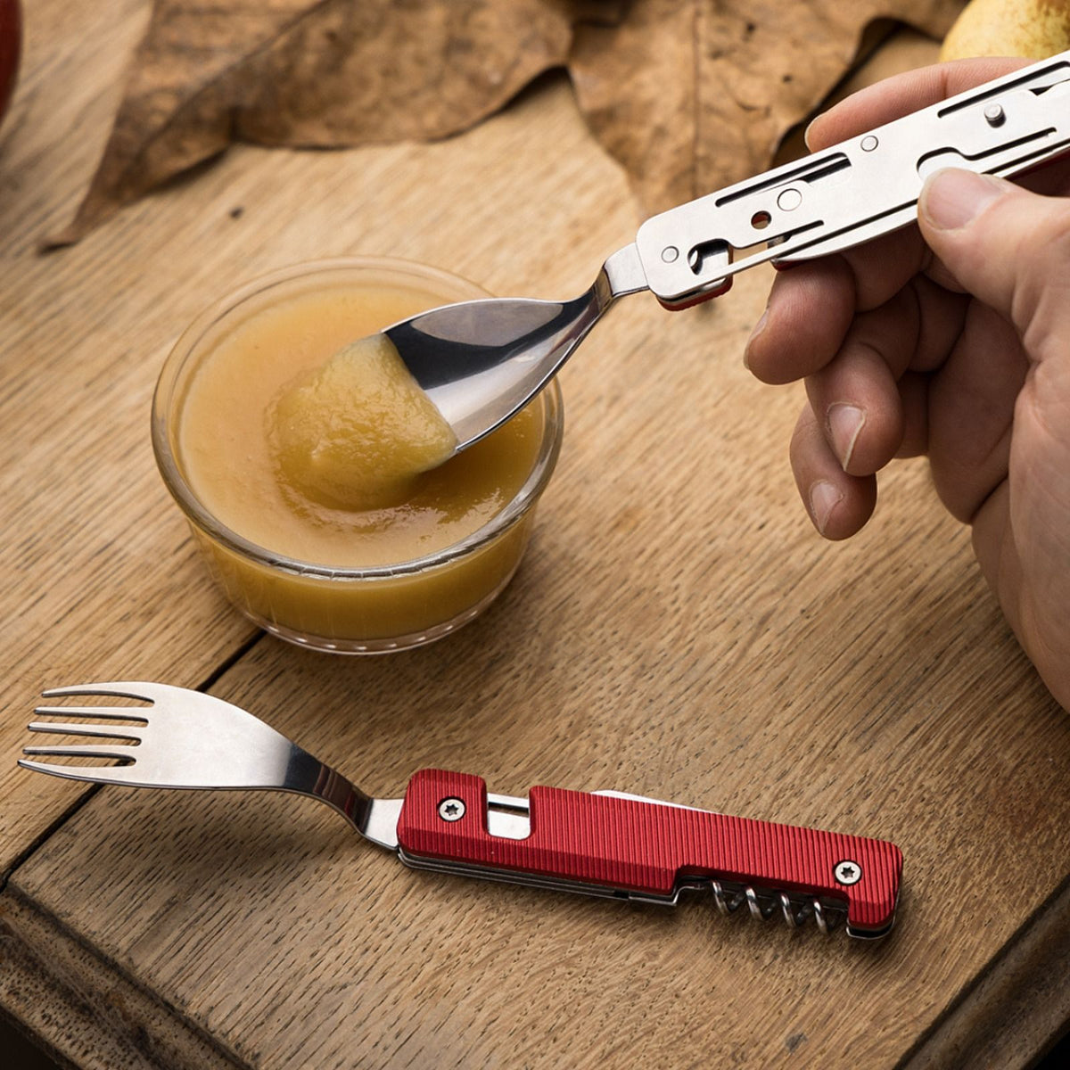 Couverts multifonction 13:25, Aluminium rouge