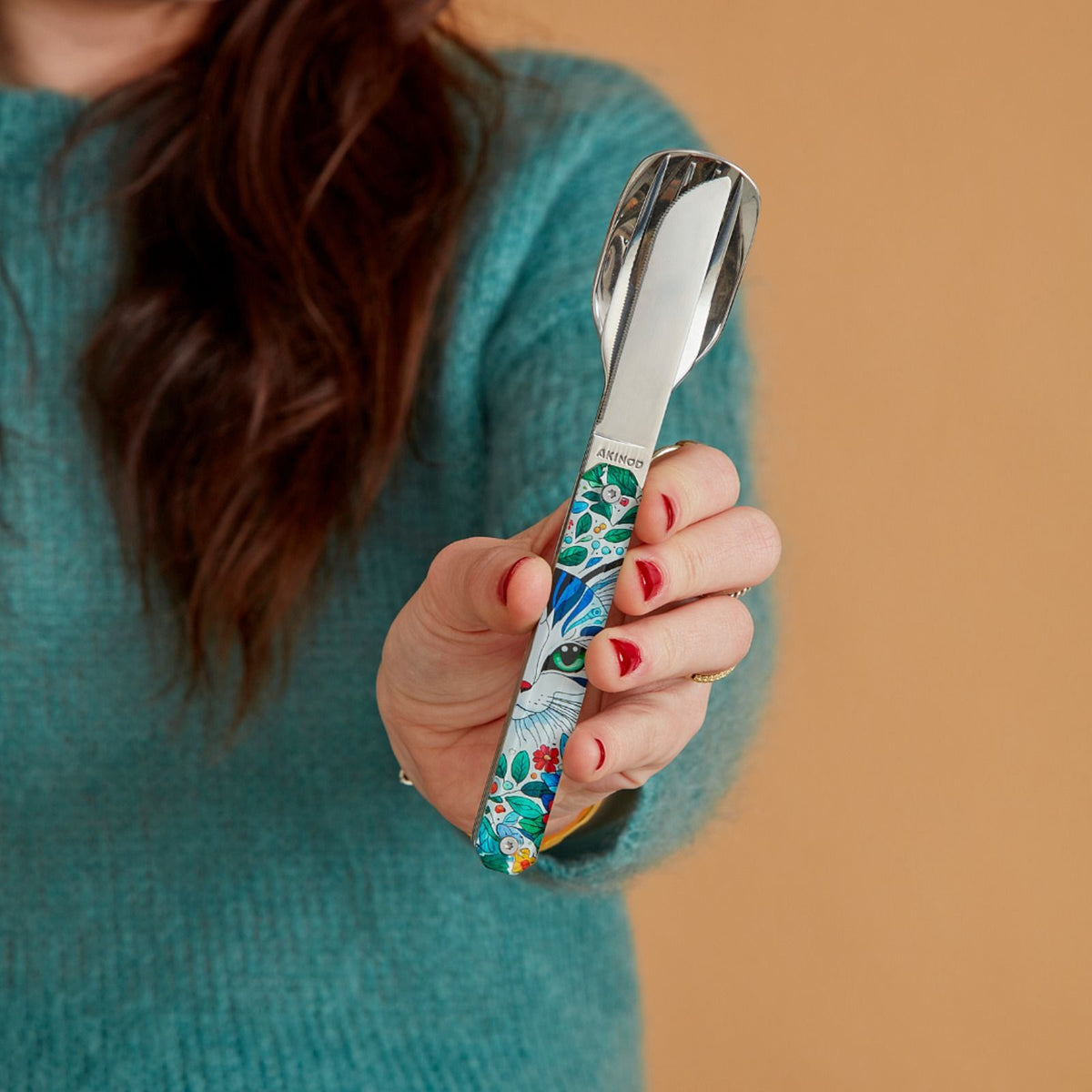 Utensils 12:34, Cat