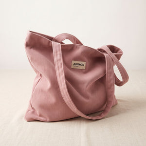 Totebag posé sur lin naturel
